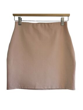 Sunday Best stretch pull on mini skirt in light pink size A excellent condition